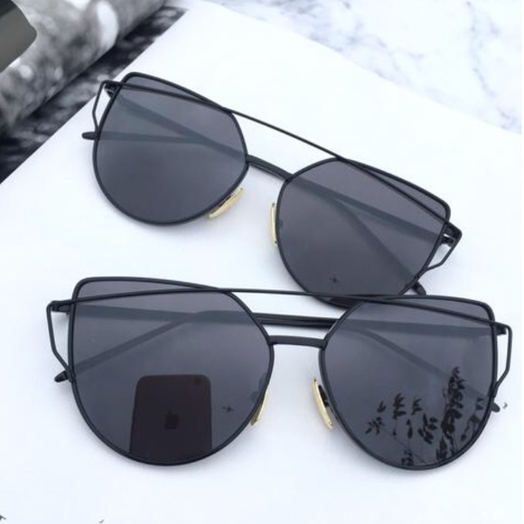 Different Colors Mirror Sunglasses - Picture 4 of 6